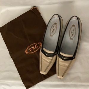 Tod’s Oxford Style Cream & Black Heels Size 40